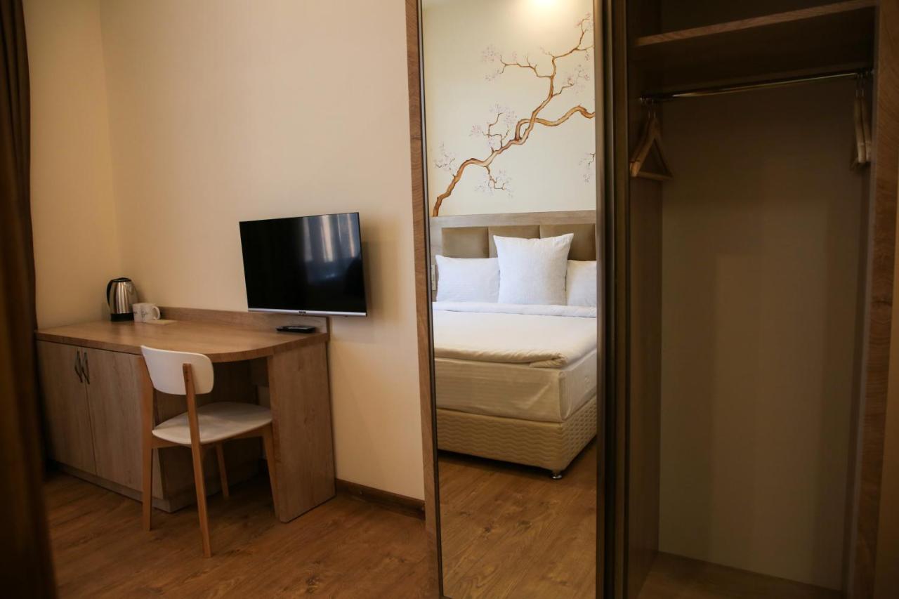 Kuma Hotel ギュムリ エクステリア 写真