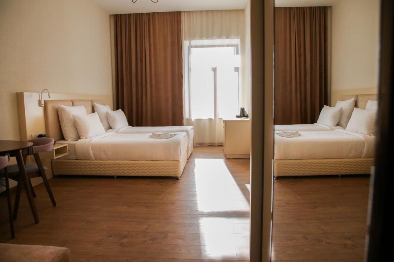 Kuma Hotel ギュムリ エクステリア 写真